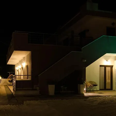 Apartment L & A - *